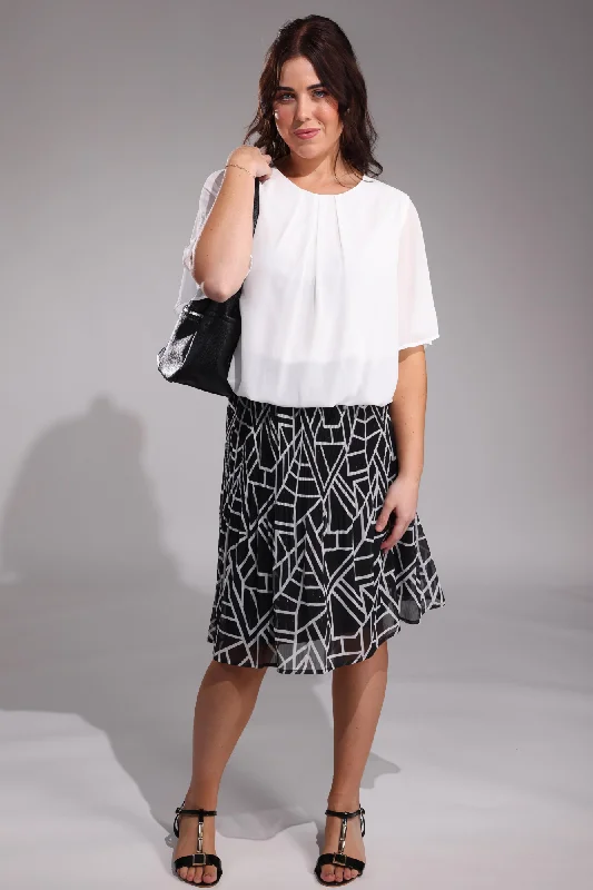 Casual skirts for effortless everyday wear -Mini pleat printed Chiffon Skirt | Black Ivory Geo | 8574A1