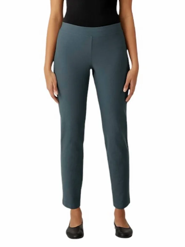 Sporty tight trousers for men with breathable material and performance-enhancing design -Eilee Slim Ankle Pant In Ocean