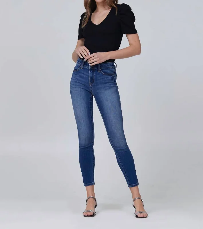 Tight cargo trousers for women with stylish pockets and slim cut for urban look -Louise Mid-Rise Skinny Ankle Jeans In Damen