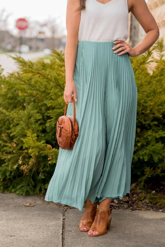 Affordable skirts with basic solid colors -Solid Accordion Maxi Skirt