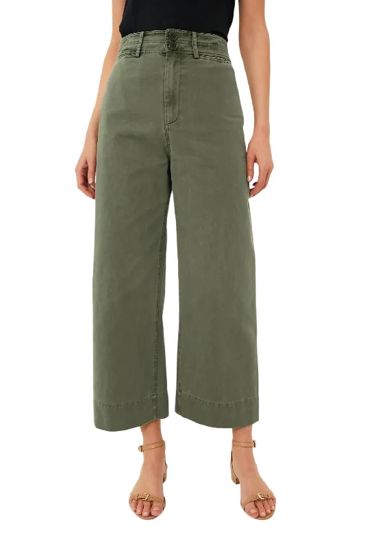 Stylish tight trousers for men with tapered leg and contemporary look -Chino Merida Pant In Thyme