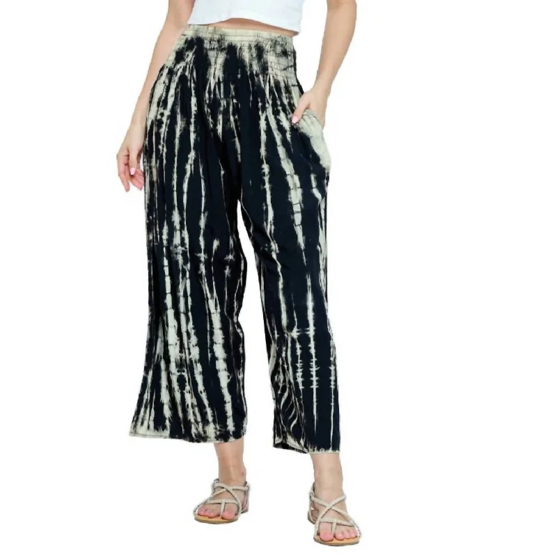 Comfortable tight trousers for women with soft cotton fabric and stretch -Julia Tie Dyed Crop Pants In Black