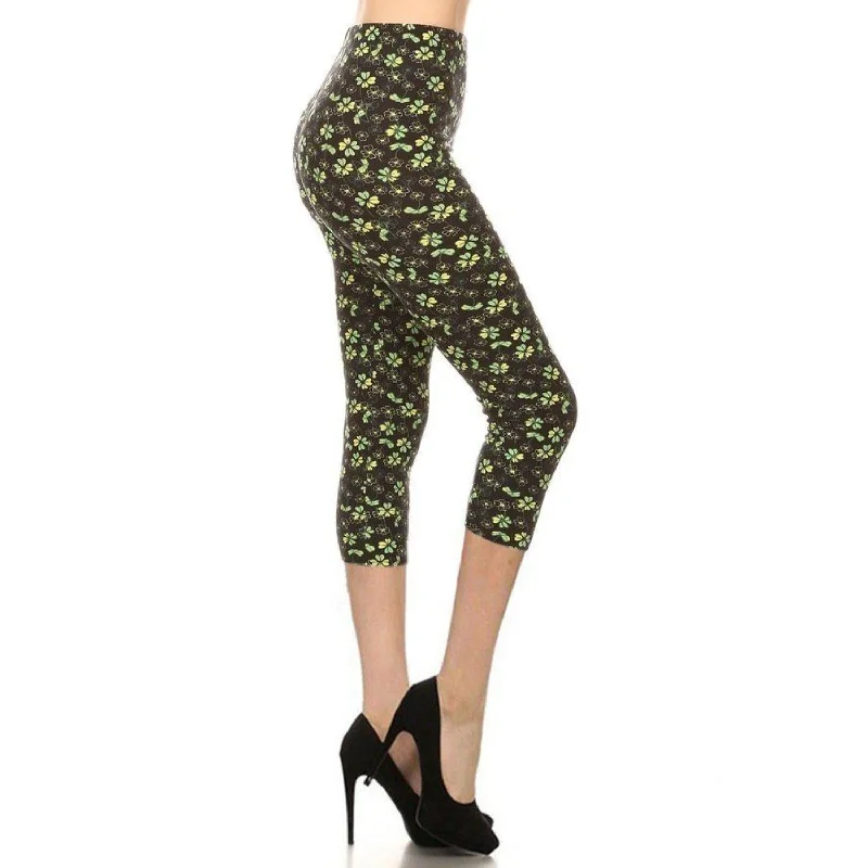 Retro-inspired tight trousers for men with a high-waisted fit and 80s vibe -Clover Print, High Rise, Fitted Capri Leggings