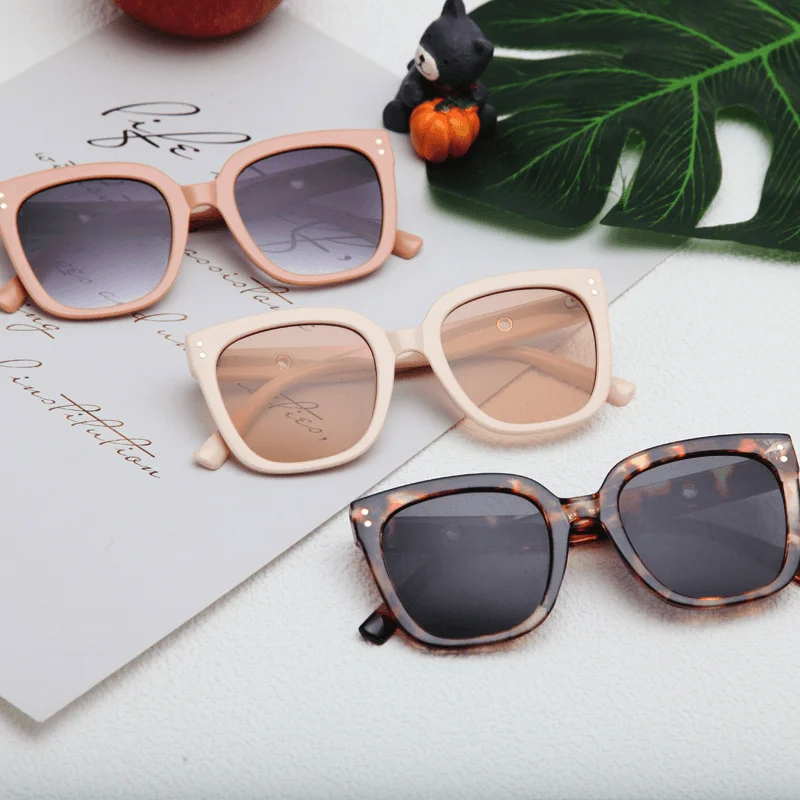 Cat Eye Sunglasses for Feminine Touch -Youth Sunglasses Anti-Ultraviolet Retro Children'S Personality Literary Big Frame