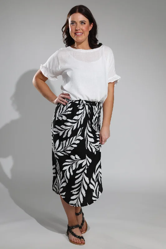 Flowy floral skirts for springtime elegance -Curved hemline Skirt | Black Ivory Fern | 3362A1