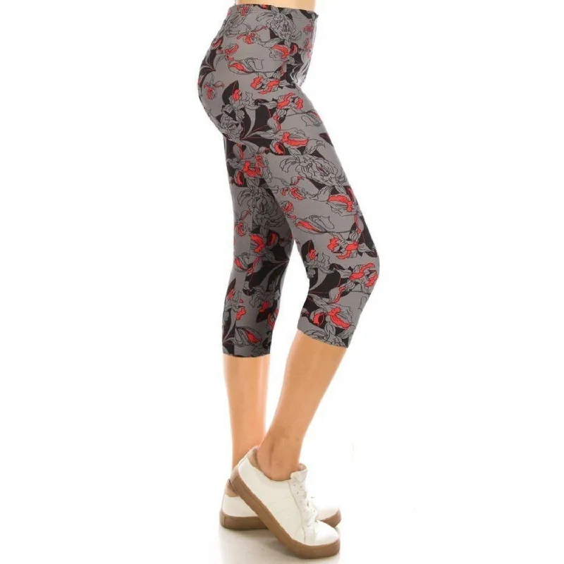 Tight trousers for women with faux leather material for sleek and modern look -Print Capri Leggings